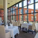 Simon's Plaza 4*