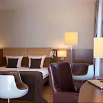 Simon's Plaza 4*