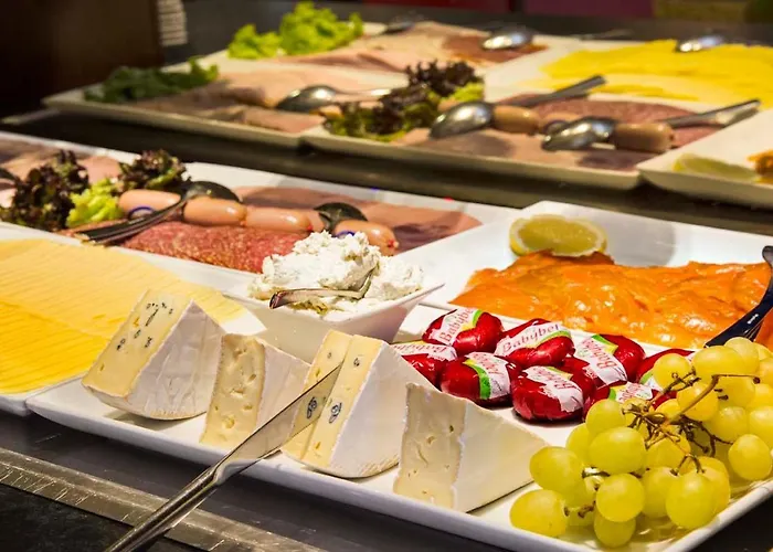 Simon's Plaza Отель 4*