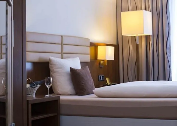 Отель Simon's Plaza 4*