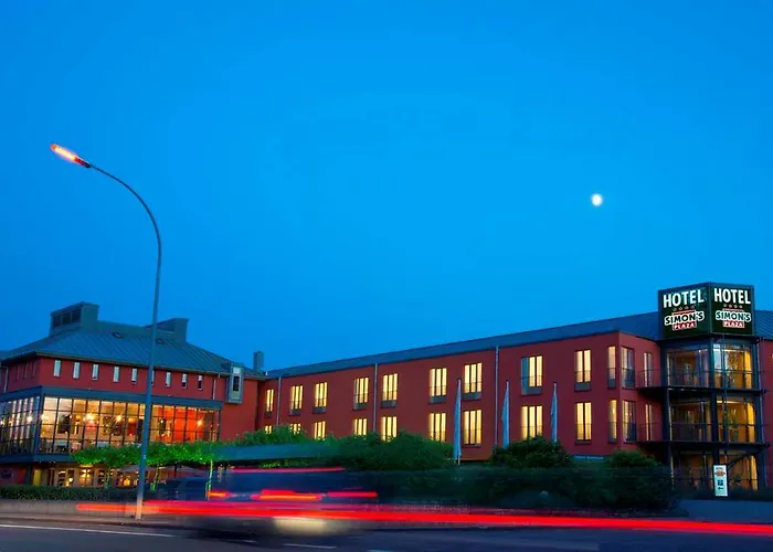 Отель Simon's Plaza