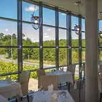 Simon's Plaza 4*