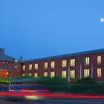 Simon's Plaza