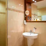 Simon's Plaza Hotell