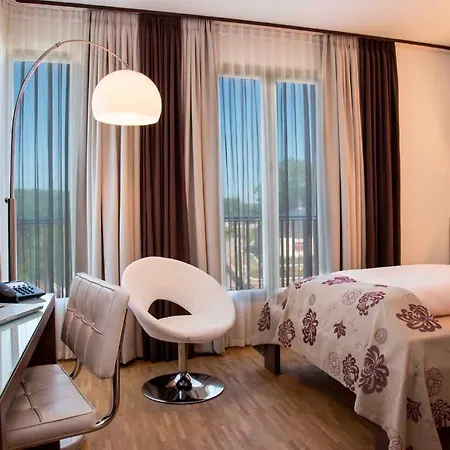 Hotell Simon's Plaza