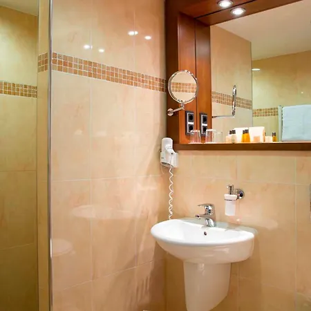 Simon's Plaza Hotell